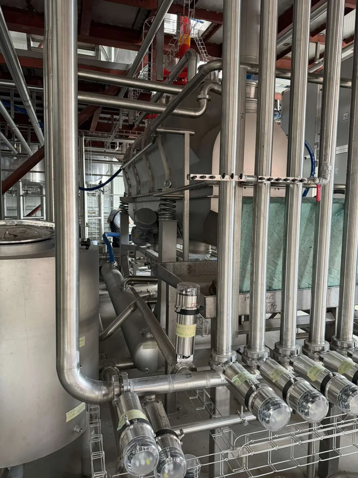 Hygienic stainless steel process piping and equipment