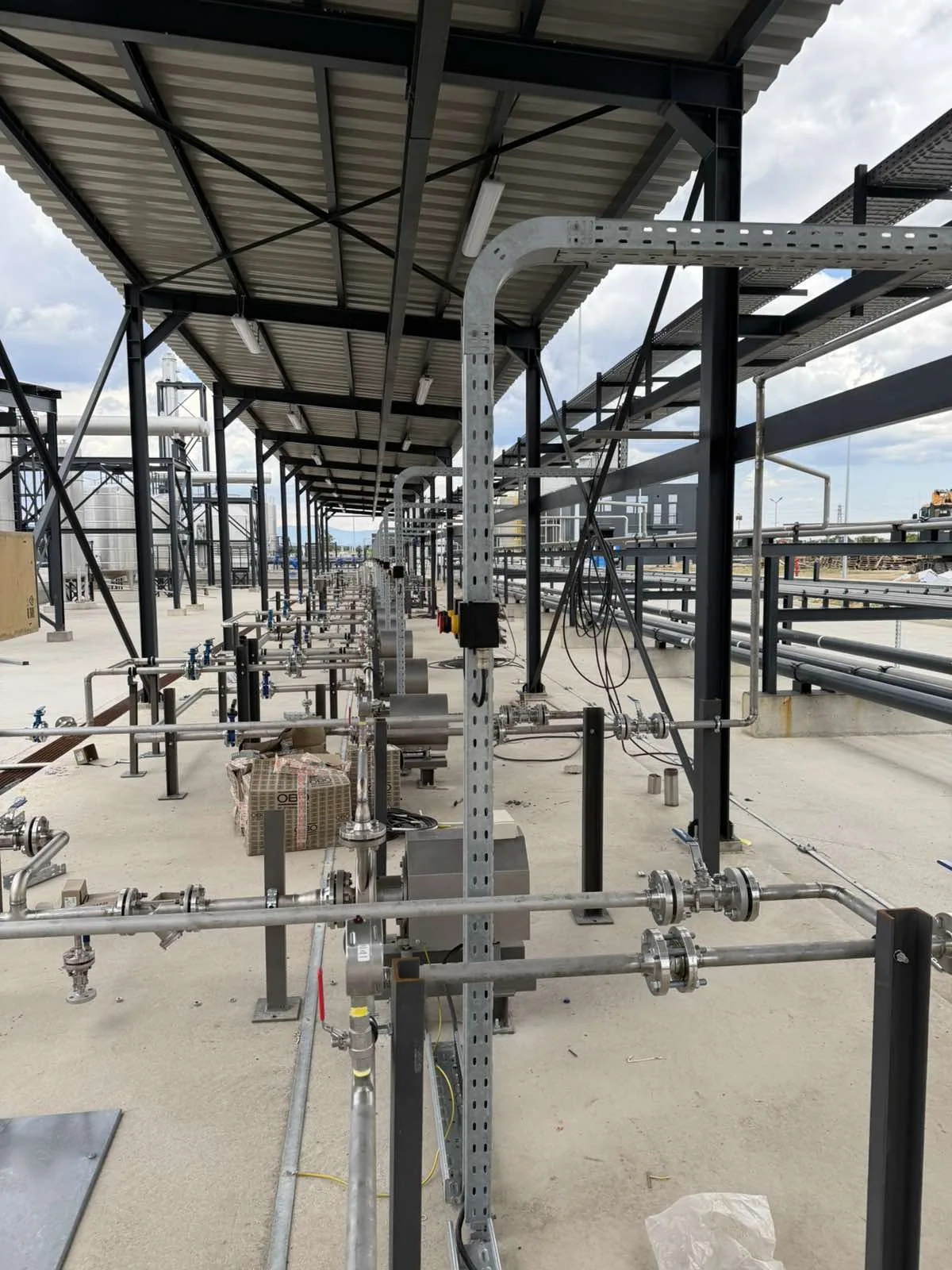 Industrial outdoor pipe rack and steel structure