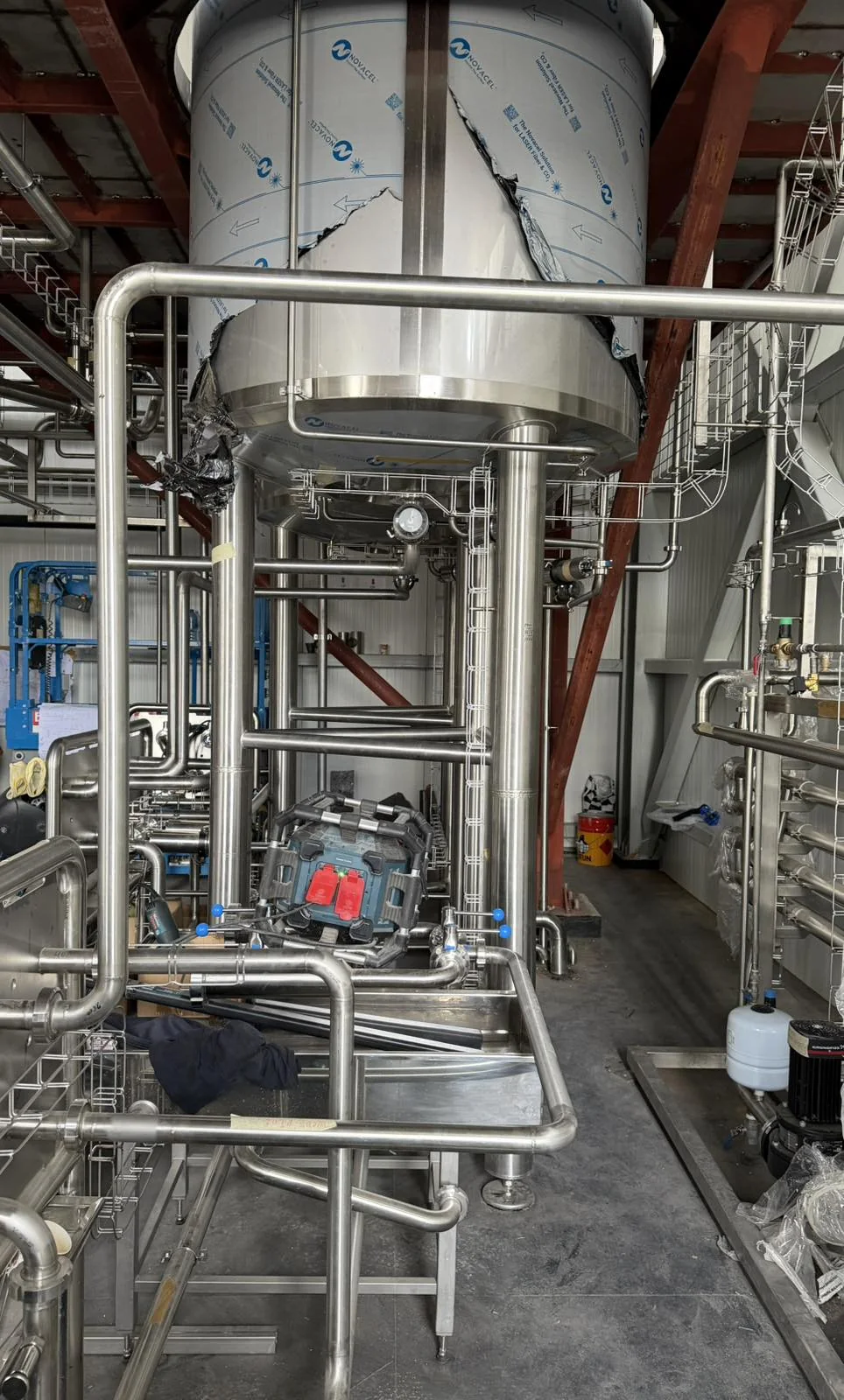 Stainless steel vessel and process piping installation